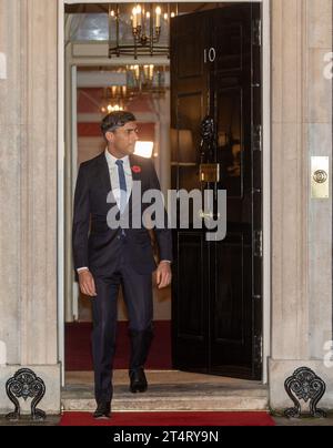 London, England, Großbritannien. November 2023. Der britische Premierminister RISHI SUNAK begrüßt US-Vizepräsidentin Kamala Harris zu 10 Downing. Straße. (Kreditbild: © Tayfun Salci/ZUMA Press Wire) NUR REDAKTIONELLE VERWENDUNG! Nicht für kommerzielle ZWECKE! Stockfoto