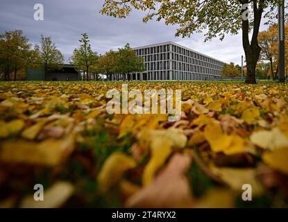 Erfurt, Deutschland. 30. Oktober 2023. Das Bundesarbeitsgericht Erfurt. Es ist das höchste deutsche Arbeitsgericht und damit die letzte Instanz des Arbeitsrechts in Deutschland. Quelle: Martin Schutt/dpa/Alamy Live News Stockfoto