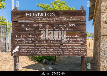 Unterschreiben Sie im historischen Hornitos Gefängnis um 1849, Hornitos, Kalifornien. Das Gebäude beherbergt heute ein Gefängnismuseum. Stockfoto