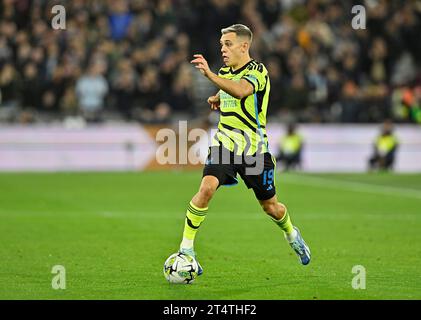 London, Großbritannien. November 2023. Leandro Trossard (Arsenal) beim Spiel der vierten Runde des West Ham vs. Arsenal Carabao Cup im London Stadium Stratford. Quelle: MARTIN DALTON/Alamy Live News Stockfoto