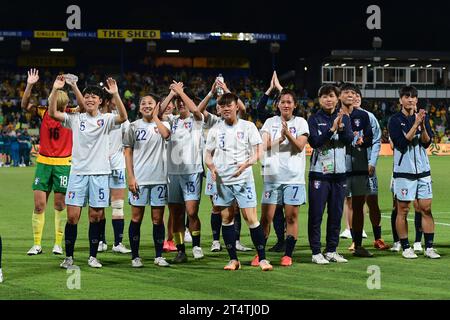 Perth, Australien. November 2023. Das chinesische Taipei-Frauenfußballteam ist 2024 beim AFC Women's Soccer Olympic Qualifying Round 2 Group A zwischen Australien und Chinesisch Taipei im Perth Rectangular Stadium zu sehen. Endstand Australien 3:0 Chinesisch Taipei. Quelle: SOPA Images Limited/Alamy Live News Stockfoto