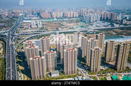 HEFEI, CHINA - 1. NOVEMBER 2023 - Foto vom 1. November 2023 zeigt das abgeschlossene Wohnprojekt in Hefei, Provinz Anhui, China. Stockfoto