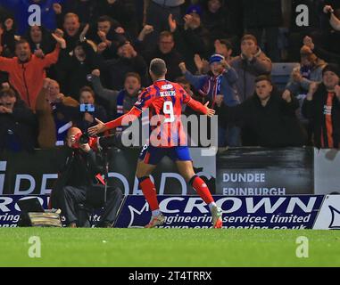 Dens Park, Dundee, Großbritannien. November 2023. Scottish Premiership Football, Dundee gegen Rangers; Cyriel Dessers of Rangers feiert nach einem Treffer von 4-0 Credit: Action Plus Sports/Alamy Live News Stockfoto