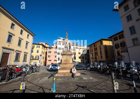 Florenz, Italien: Das Denkmal der Piazza Mentana in Florenz, der Hauptstadt der Toskana in Italien. Stockfoto