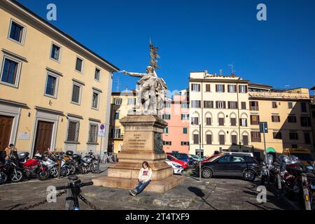 Florenz, Italien: Das Denkmal der Piazza Mentana in Florenz, der Hauptstadt der Toskana in Italien. Stockfoto