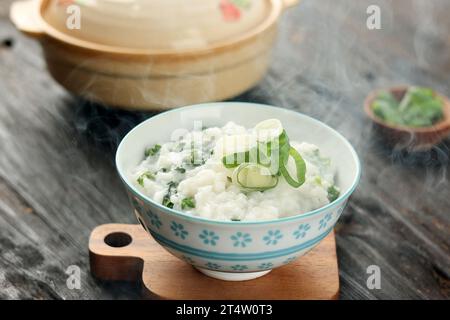 Nanakusa Gayu, Japanischer Reis Mit Sieben Kräutern. Stockfoto