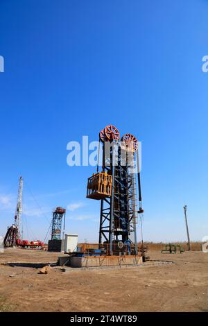 Turmpumpe im Ölfeld, china Stockfoto