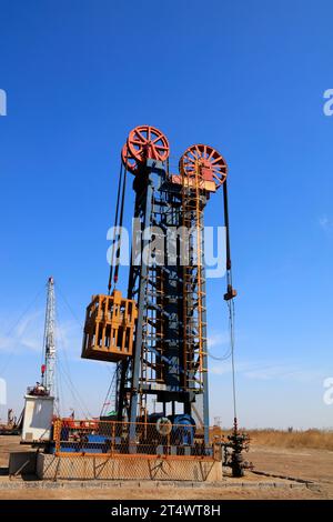 Turmpumpe im Ölfeld, china Stockfoto