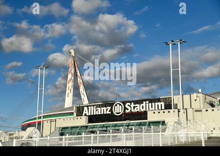 Ein Überblick über das Allianz Stadion vor dem Fußball-Spiel der Serie A zwischen Juventus FC und Hellas Verona im Allianz Stadion am 28. Oktober 2023 Stockfoto