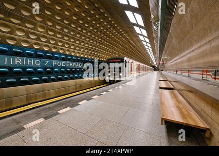 Prag, Tschechische Republik. November 2023. Die rekonstruierte U-Bahn-Station Jiriho z Podebrad wurde am 2. November 2023 in Prag in Betrieb genommen. Quelle: VIT Simanek/CTK Photo/Alamy Live News Stockfoto