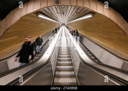 Prag, Tschechische Republik. November 2023. Die rekonstruierte U-Bahn-Station Jiriho z Podebrad wurde am 2. November 2023 in Prag in Betrieb genommen. Quelle: VIT Simanek/CTK Photo/Alamy Live News Stockfoto