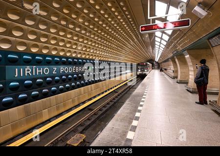 Prag, Tschechische Republik. November 2023. Die rekonstruierte U-Bahn-Station Jiriho z Podebrad wurde am 2. November 2023 in Prag in Betrieb genommen. Quelle: VIT Simanek/CTK Photo/Alamy Live News Stockfoto