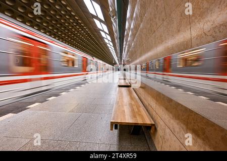 Prag, Tschechische Republik. November 2023. Die rekonstruierte U-Bahn-Station Jiriho z Podebrad wurde am 2. November 2023 in Prag in Betrieb genommen. Quelle: VIT Simanek/CTK Photo/Alamy Live News Stockfoto