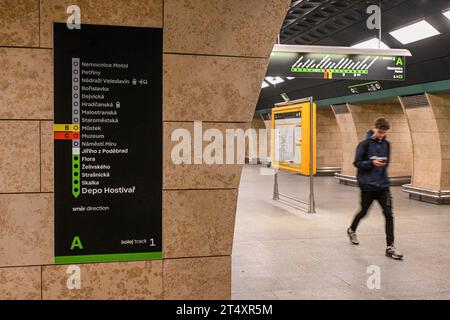 Prag, Tschechische Republik. November 2023. Die rekonstruierte U-Bahn-Station Jiriho z Podebrad wurde am 2. November 2023 in Prag in Betrieb genommen. Quelle: VIT Simanek/CTK Photo/Alamy Live News Stockfoto