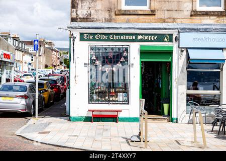 Der Olde Christmas Shoppe. Weihnachtsgeschäft, das das ganze Jahr über geöffnet ist. Helensburgh, Argyll und Bute, Schottland, Großbritannien Stockfoto