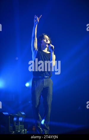 MIAMI, FLORIDA - OKTOBER 31: Kim Woo-sang von der koreanischen Indie-Rock-Band THE ROSE live auf der Bühne der Dawn to Dusk Tour im James L. Knight Center am 31. Oktober 2023 in Miami, Florida. Copyright: Xmpi10x Credit: Imago/Alamy Live News Stockfoto