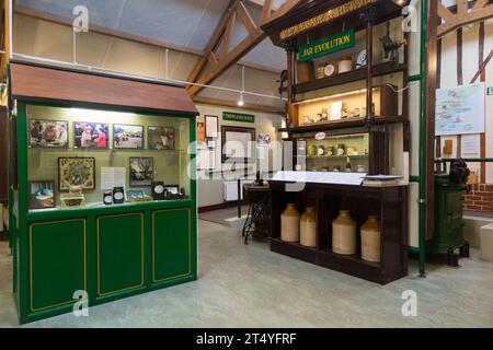 Innenanzeige von Werkzeugen, Arbeitsgeräten, Informationen. Jam Museum, Wilkin & Sons Limited, Hersteller von Konserven seit 1885, Tiptree, Essex, Großbritannien (136) Stockfoto