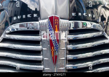 Original-Kühler Buick Auto Company Kühlergrill Logo auf der Motorhaube (sieht aus wie) Super 8 American Car / Oldtimer, klassischer US-1940er Jahre. UK (136) Stockfoto