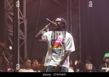 Atlanta, Usa. Oktober 2023. Hip Hop Artist 2 Chainz tritt während des DJ Drama Gangsta Grillz auf der Bühne des Sprite Hip Hop 50 auf, während des One Musicfests, das am 29. Oktober 2023 im Piedmont Park in Atlanta, Georgia stattfindet. (Foto: Jay Wiggins/SIPA USA) Credit: SIPA USA/Alamy Live News Stockfoto