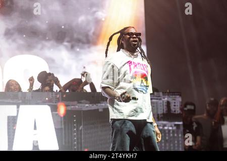 Atlanta, Usa. Oktober 2023. Hip Hop Artist 2 Chainz tritt während des DJ Drama Gangsta Grillz auf der Bühne des Sprite Hip Hop 50 auf, während des One Musicfests, das am 29. Oktober 2023 im Piedmont Park in Atlanta, Georgia stattfindet. (Foto: Jay Wiggins/SIPA USA) Credit: SIPA USA/Alamy Live News Stockfoto