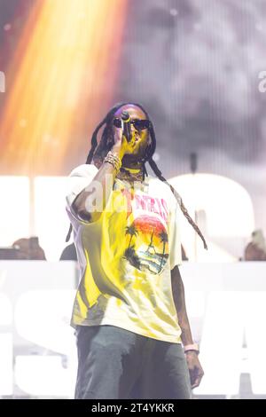 Atlanta, Usa. Oktober 2023. Hip Hop Artist 2 Chainz tritt während des DJ Drama Gangsta Grillz auf der Bühne des Sprite Hip Hop 50 auf, während des One Musicfests, das am 29. Oktober 2023 im Piedmont Park in Atlanta, Georgia stattfindet. (Foto: Jay Wiggins/SIPA USA) Credit: SIPA USA/Alamy Live News Stockfoto