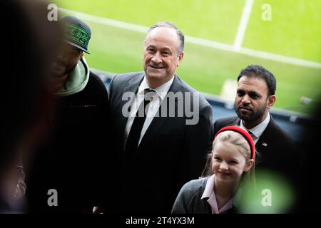 Der Ehemann des US-Vizepräsidenten Kamala Harris, zweiter Gentleman Douglas Emhoff, nimmt an einer Anti-Hass-Veranstaltung mit dem Chelsea Football Club und der Chelsea Foundation im Chelsea Football Club Teil. Bilddatum: Donnerstag, 2. November 2023. Stockfoto