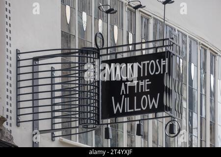 Mackintosh in der Weide. Das ursprüngliche Willow Tea Rooms Building wurde ursprünglich von Miss Cranston eröffnet und 19 von Charles Rennie Mackintosh entworfen Stockfoto