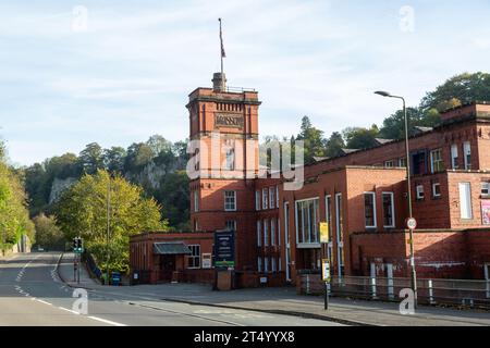 Masson Mills, Richard Arkwrights Baumwollmühle aus dem Jahr 1783 mit einem funktionierenden Textilmuseum, einem Einkaufszentrum und einem Restaurant. Stockfoto