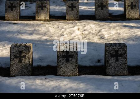 Italienische Bergstadt Breguzzo in den alpen. Adamello Brenta Park in den dolomiten in den italienischen Alpen im Trentino. Stockfoto