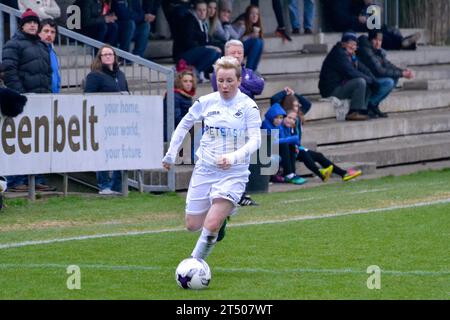 Neath, Wales. 22. Januar 2017. Stacey John-Davis von den Swansea City Ladies in Aktion während des Spiels der Swansea City Ladies und Cardiff trafen sich am 22. Januar 2017 in der Llandarcy Academy of Sport in Neath, Wales, Großbritannien. Quelle: Duncan Thomas/Majestic Media. Stockfoto