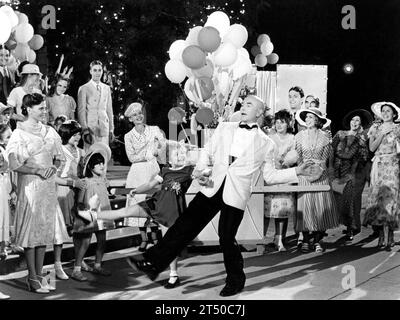 Ann Reinking (links), Aileen Quinn, Albert Finney, am Set des Musikfilms „Annie“, Columbia Pictures, 1982 Stockfoto