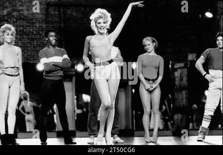 Audrey Landers (Mitte), am Set des Musikfilms A Chorus Line, Columbia Pictures, 1985 Stockfoto