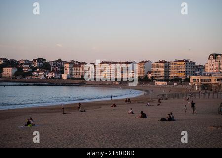 Promenade Jacques Thibaud vor dem Grande Plage Strand von Saint Jean de Luz, Fischerstadt an der Mündung des Nivelle, im Süden Stockfoto