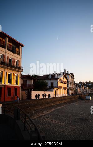 Promenade Jacques Thibaud vor dem Grande Plage Strand von Saint Jean de Luz, Fischerstadt an der Mündung des Nivelle, im Süden Stockfoto