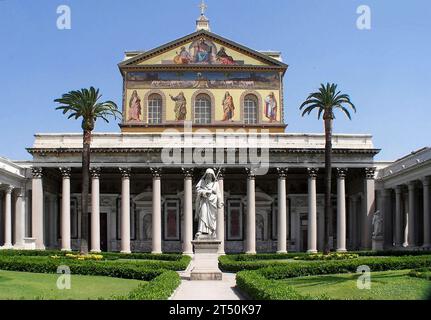 St. Paul vor den Mauern. Die päpstliche Basilika St. Paul vor den Mauern, Rom, Italien Stockfoto