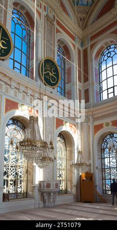 Istanbul, Türkei, innerhalb der Ortaköy-Moschee oder der Ortaköy-Moschee (Türkei, Ortaköy Camii, Büyük Mecidiye Camii), nur redaktionell. Stockfoto