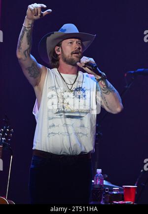 HOLLYWOOD FL - 1. NOVEMBER: Brian Kelley tritt am 1. NOVEMBER 2023 im Seminole Hard Rock Hotel & Casino in Hollywood auf. Copyright: Xmpi04/MediaPunchx Credit: Imago/Alamy Live News Stockfoto