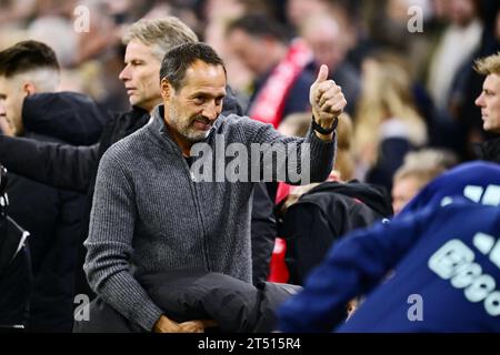 AMSTERDAM - Ajax Interimstrainer John va't Schip während des niederländischen Eredivisie-Spiels zwischen Ajax Amsterdam und dem FC Volendam in der Johan Cruijff Arena am 2. November 2023 in Amsterdam. ANP OLAF KRAAK Stockfoto