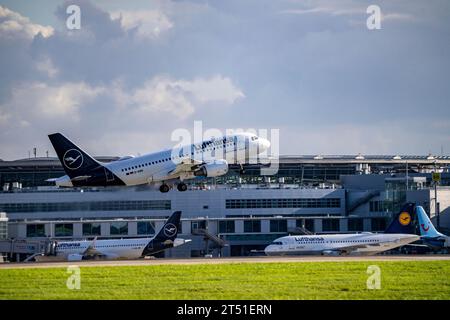 Lufthansa, Airbus A319-100, D-AIBN, Start am Flughafen Düsseldorf Stockfoto