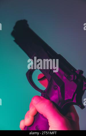 Pistolenpistole künstlerische Fotografie Bucheinband Design. Stockfoto