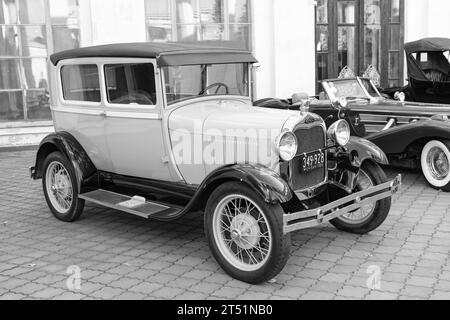 Kiew, Ukraine - 02. November 2022: Ford Model A 1927 Retro, Eckansicht. Stockfoto