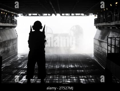 Air Cushioned Landefahrzeug, LCAC, Menschen, Seeleute, Schiffstypen, Überlandschiffe Stockfoto