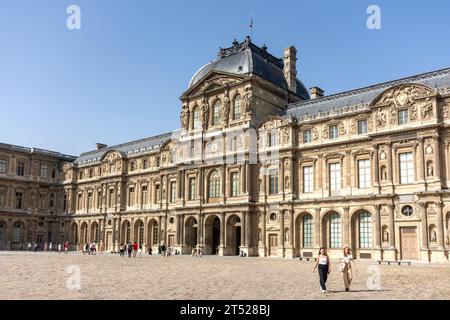 Westflügel von Cour Carrée (Platz), Louvre-Palast (Palais du Louvre), Rue de Rivoli, 1. Arrondissement, Paris, Île-de-France, Frankreich Stockfoto