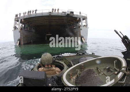 Amphibisches Angriffsfahrzeug, Amphibisches Dock-Landungsschiff, Amphibious Southern Partnership Station 2011, Ground Combat Element, Navy, Security Cooperation Task Force, U.S. Navy, USS Gunston Hall (LSD-44), Whidbey Island-Klasse Stockfoto