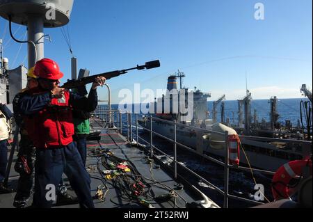 Amphibisches Dock-Landungsschiff, Flottenauffüllöler, Military Sealift Command, U.S. Navy, USNS John Ericsson (T-AO 194), USS Germantown (LSD 42) Stockfoto