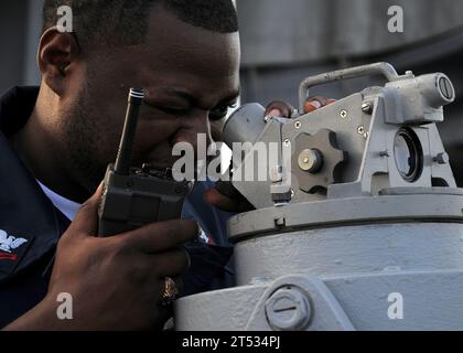 BAE Systems Norfolk Ship Repair Facility, Kreiselkompass, Norfolk, Sailor, Foto der US Navy, USS Bataan (Linkslenkung 5), Va Stockfoto