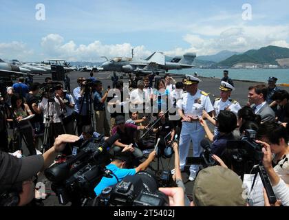 chinesische Medien, Hongkong, USS Ronald Reagan (CVN 76) Stockfoto