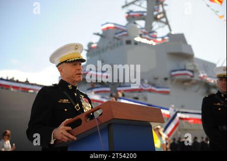 CMC, Kommandant des Marinekorps, Zeremonie, General James F. Amos, Marines, United States Marine Corps, USS Jason Dunham Stockfoto