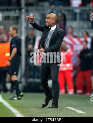 Trainer Josep PEP GUARDIOLA (FC Bayern München) FC Bayern München - Benfica Lissabon 1:0 UEFA Champions League in München, Deutschland am 05.04.2016 Stockfoto