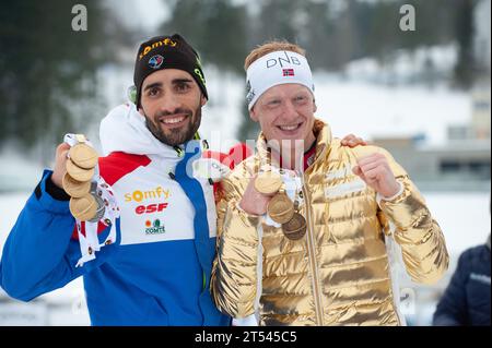 Martin Fourcade FRA und Johannes Thingnes Boe NOR mit Medaillen IBU Weltmeisterschaften Biathlon 15 KM Massenstart der Herren in Oslo, Norwegen am 13.03.2016 Stockfoto